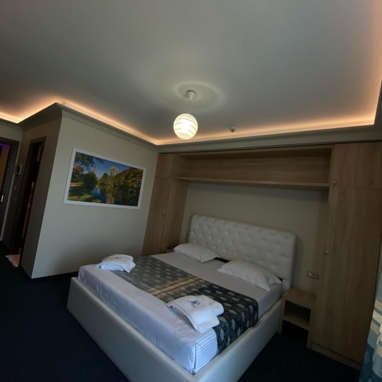 Hotel Pogradeci 2 Tushemisht Buitenkant foto