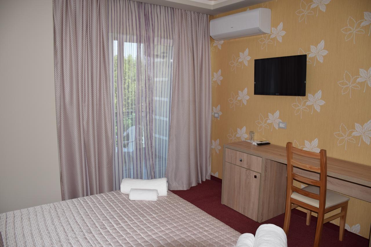 Hotel Pogradeci 2 Tushemisht Buitenkant foto