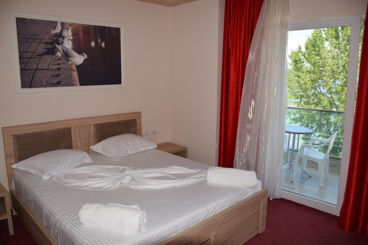 Hotel Pogradeci 2 Tushemisht Buitenkant foto