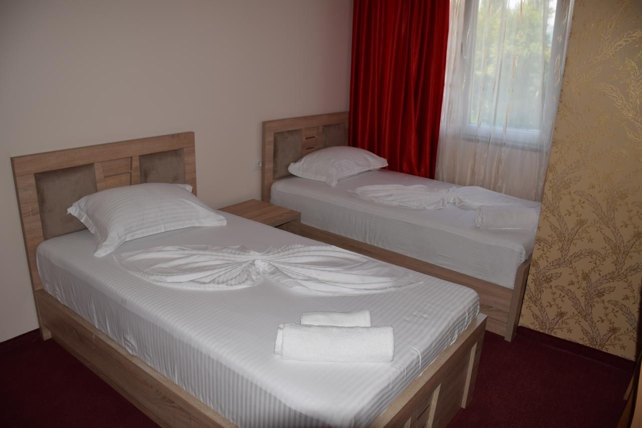 Hotel Pogradeci 2 Tushemisht Buitenkant foto